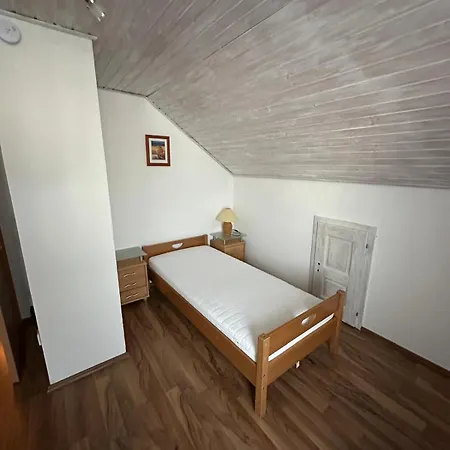 شقة Landwohnung *