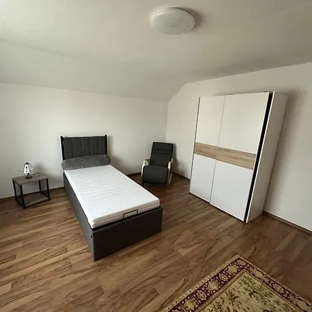Landwohnung شقة
