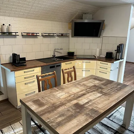 Landwohnung شقة *