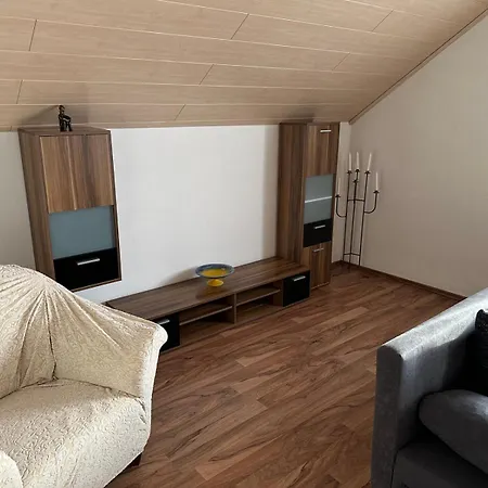 Landwohnung شقة *